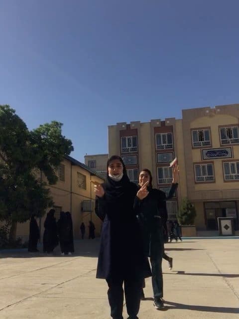 Amoo Hassan · Donya