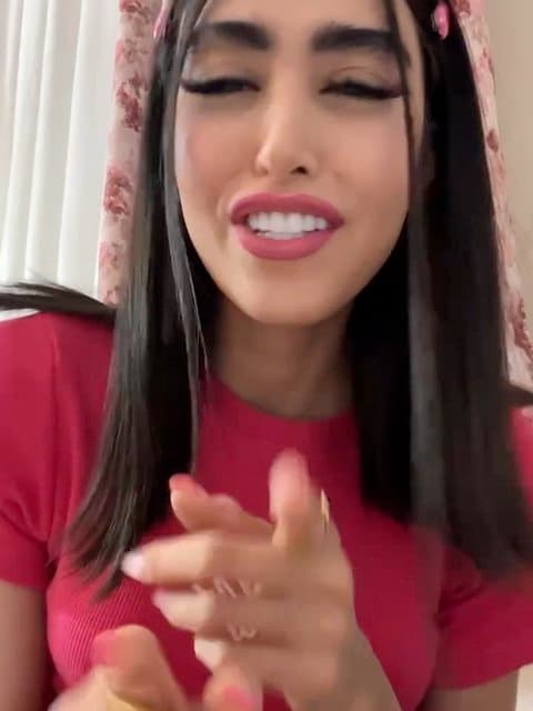 Gheseh Eshgh · Ebi
