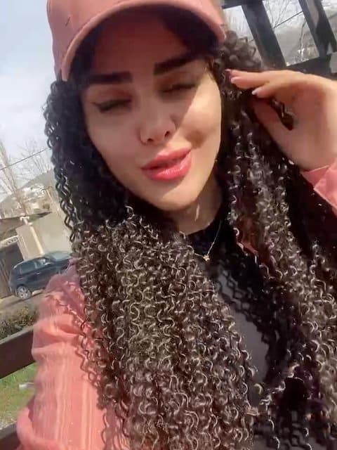 Rose · Masih