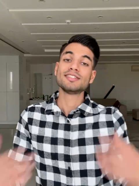 Gheseh Eshgh · Ebi