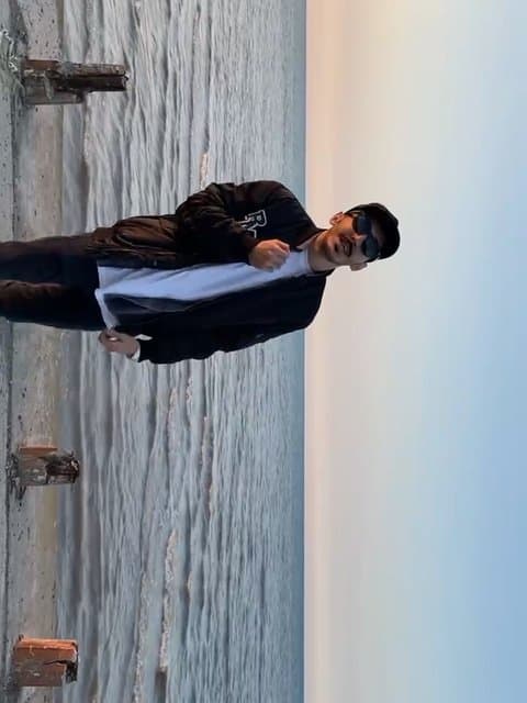 Eshghe Bi Ehsas · Amir Azimi